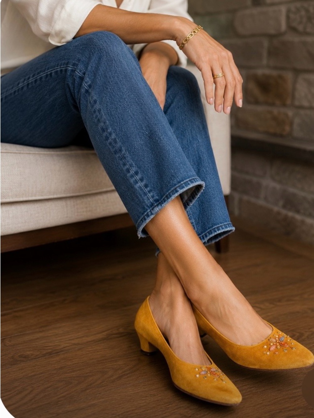 Vintage Suede Embellished Low Heel Pumps - Yellow